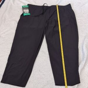 XL: Kirkland Signature Active Pants